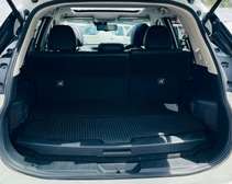 Nissan X Trail hybrid white color 2000cc petrol 2018 model.