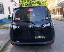 Toyota sienta normal 2020 model