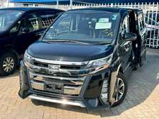 Toyota Noah wxb