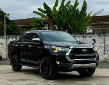 Toyota Hilux Double cabin black 2018