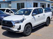 Toyota Hilux Double Cab 4x4 White Pickup