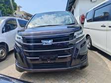Toyota Noah hybrid New shape 2018
