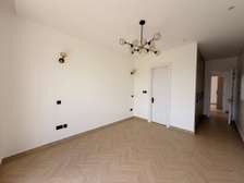 2 Bed Apartment with En Suite in Runda