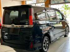 Toyota Noah  wxb