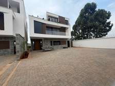4 Bed Townhouse with En Suite at New Runda