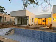 New 3bedroomed villa, all en-suite, swimming pool