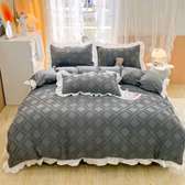 Tufted design duvet covers