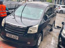 TOYOTA NOAH 8 SEATER
