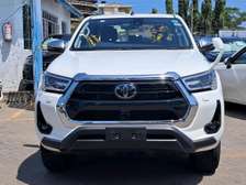 Toyota Hilux double cabin white 2021