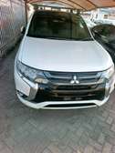 Mitsubishi outlander hybrid sunroof