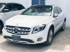 MERCEDES BENZ GLA 220 DOUBLE SUNROOF 2019MODEL