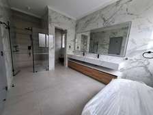 5 Bed Townhouse with En Suite in Lavington