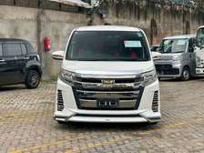 Toyota Noah hybrid white WxB ZRR 2019