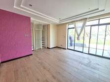 5 Bed Townhouse with En Suite at Lavington Green.