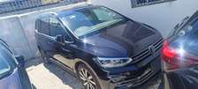 Volkswagen Touran R-line black 2018