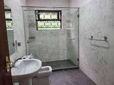5 Bed Townhouse with En Suite in Nyari