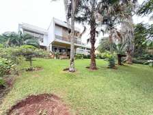 6 Bed House with En Suite at Lavington