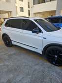 Sunroof Volkswagen Tiguan R-Line 4-Motion