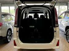 Toyota Noah wxb