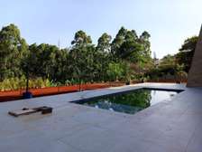 6 Bed House with En Suite in Nyari