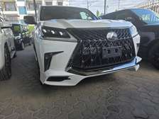 Lexus 570