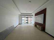 2 Bed Apartment with En Suite in Hurlingham