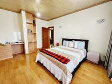 4 Bed Villa with En Suite in Rosslyn
