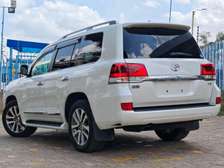 TOYOTA LANDCRUISER V8