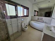 6 Bed House with En Suite in Kitisuru