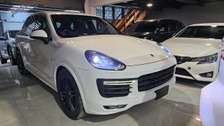 Porsche Cayenne Turbo S 2016