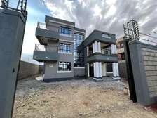5 Bed House with En Suite in Kamakis