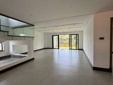 5 Bed Townhouse with En Suite in Kitisuru