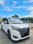 Toyota Esquire Noah Hybrid white 2018 2wd