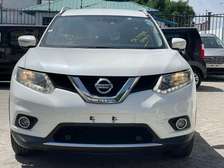 Nissan X-trail white 5seater 2016 4wd
