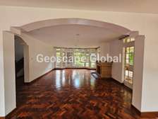 5 Bed House with En Suite in Rosslyn