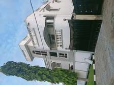 Lovely 4 bedroom on a gated community for sale
