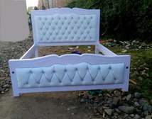 Classic and well tufted 4 by 6 bed