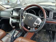 Toyota Land cruise v8 Lc200