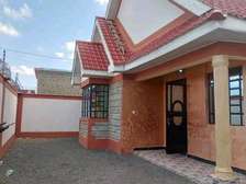 3 bedroom + sq for rent in utawala