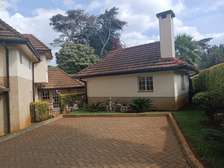A 5 bedroom maisonette available for rent