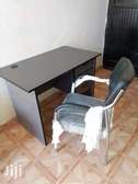 PC desk with a leather chair H4