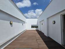 Furnished 4 Bed Apartment with En Suite at Dennis Pritt