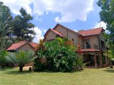 A lovely villa 4 bedrooms for sale in Karen bomas.