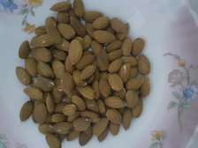 Almond and cashewnuts unroasted