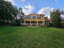 5 Bed House with En Suite in Runda