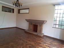 5 Bed House with En Suite at Near Shopping Centre