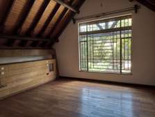 4 Bed Townhouse with En Suite in Lake View
