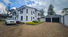 5 Bed House with En Suite at Old Runda