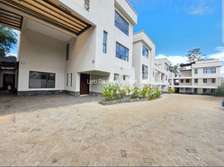 5 Bed Townhouse with En Suite in Lavington