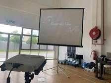 72 Portable Tripod Projection Screen White Black Borders